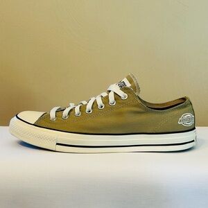 Converse Dickies Chuck Taylor Low-Top Men’s Sneakers